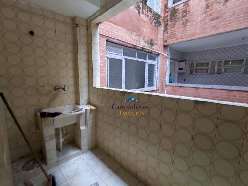 Apartamento para alugar com 3 quartos, 107m² - Foto 4