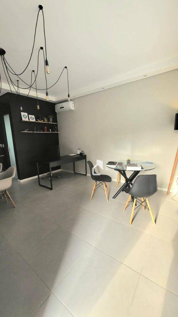 Casa à venda com 2 quartos, 100m² - Foto 2