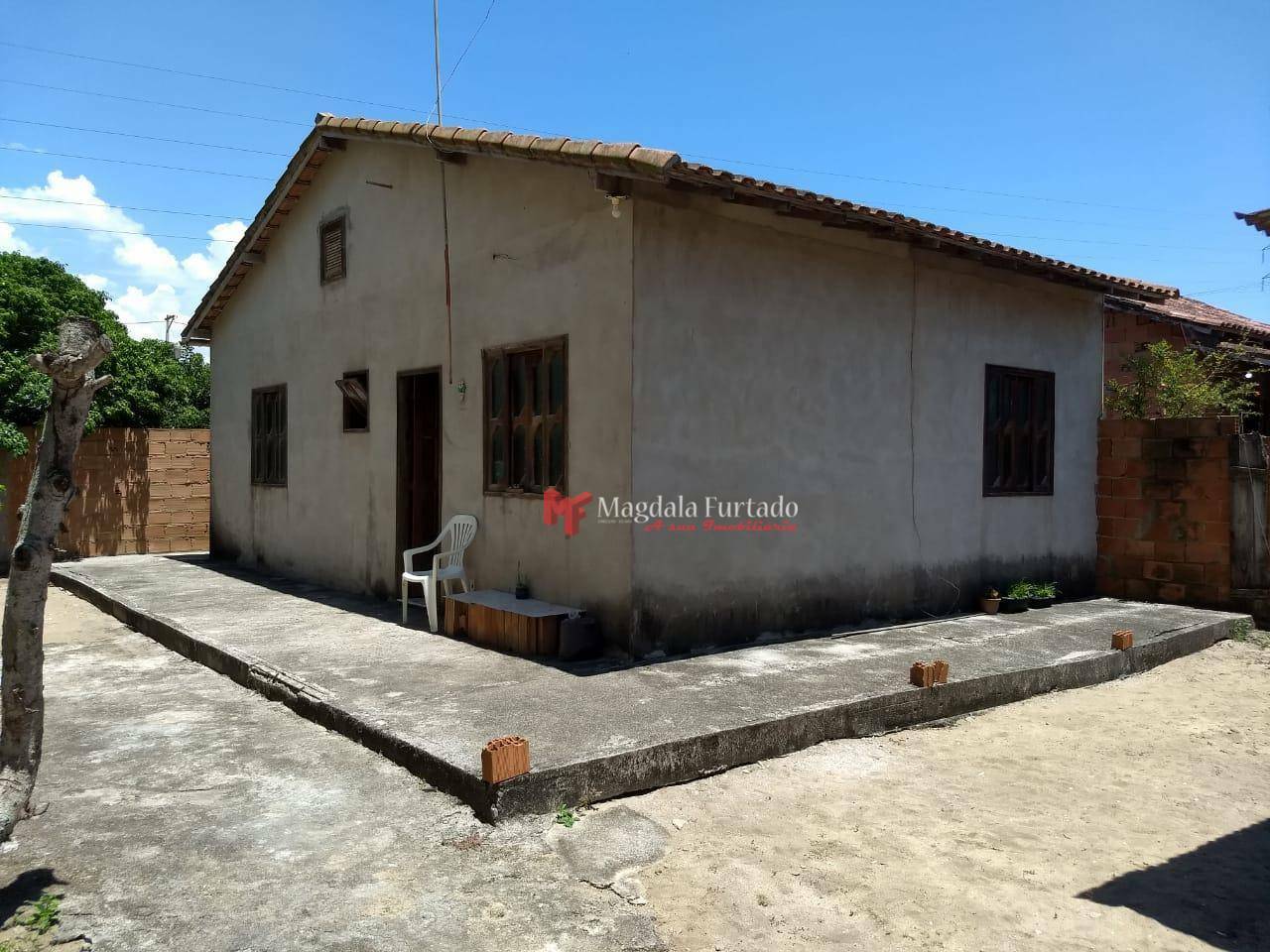 Casa à venda com 2 quartos, 65m² - Foto 1