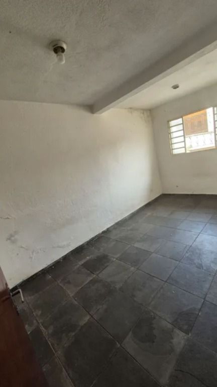 Casa à venda com 1 quarto, 100m² - Foto 7