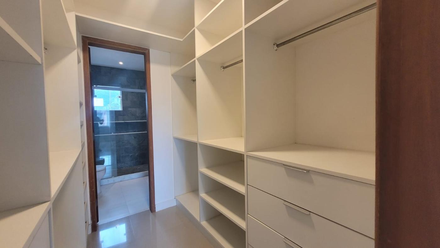 Casa de Condomínio para alugar com 4 quartos, 220m² - Foto 22