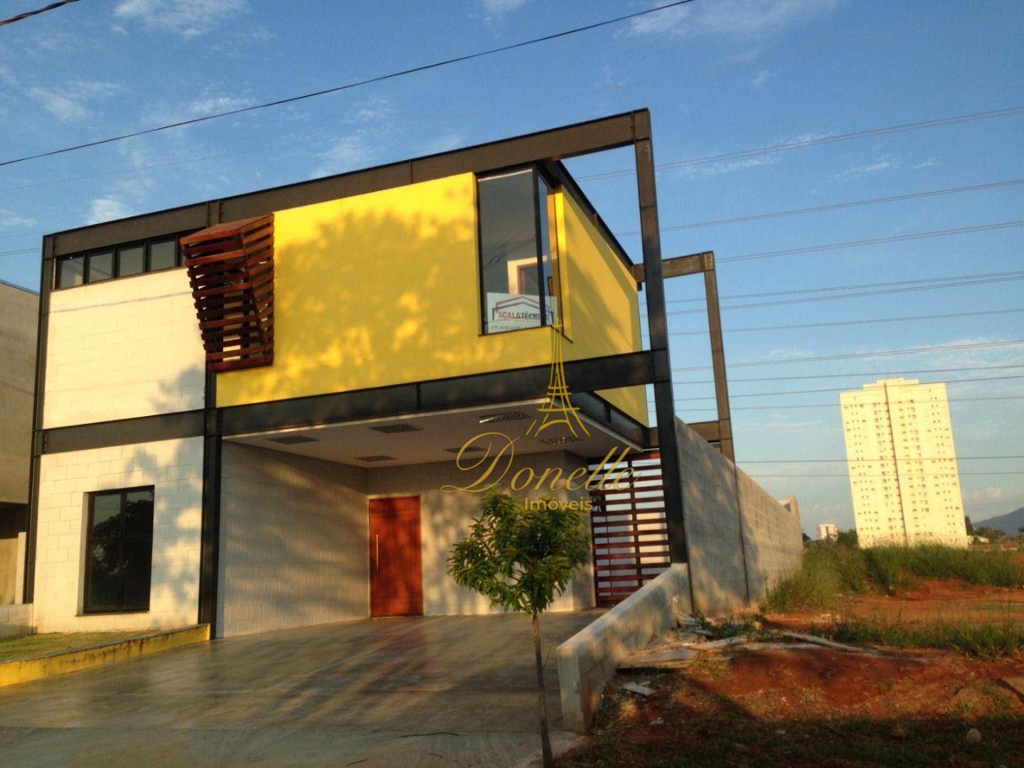 Sobrado à venda com 3 quartos, 260m² - Foto 1