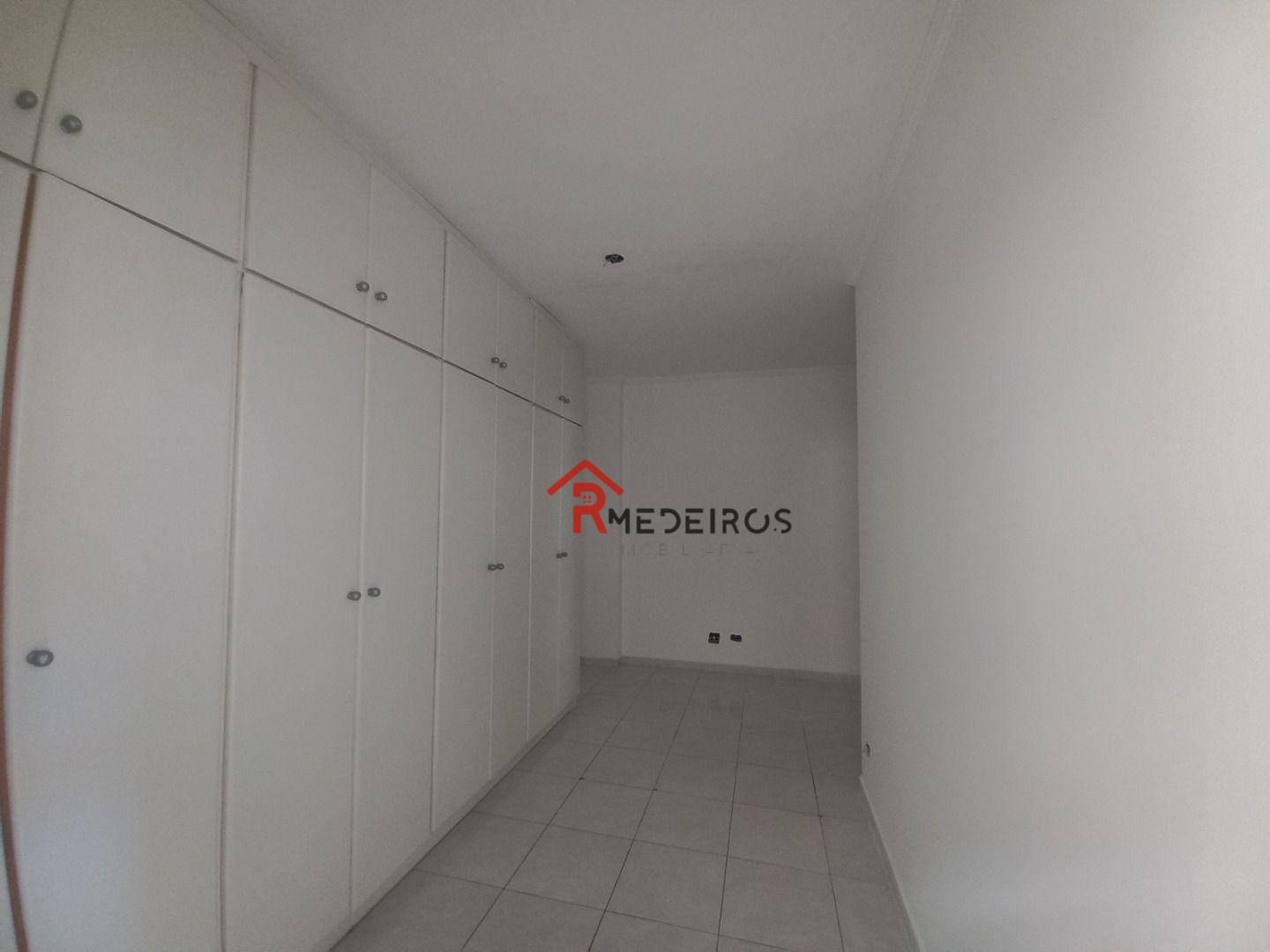 Apartamento à venda com 3 quartos, 131m² - Foto 13