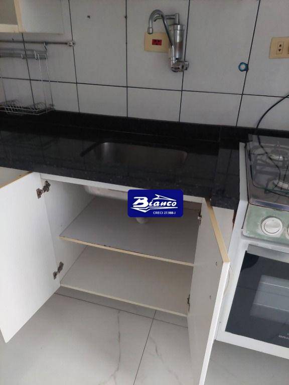 Apartamento para alugar com 2 quartos, 64m² - Foto 6