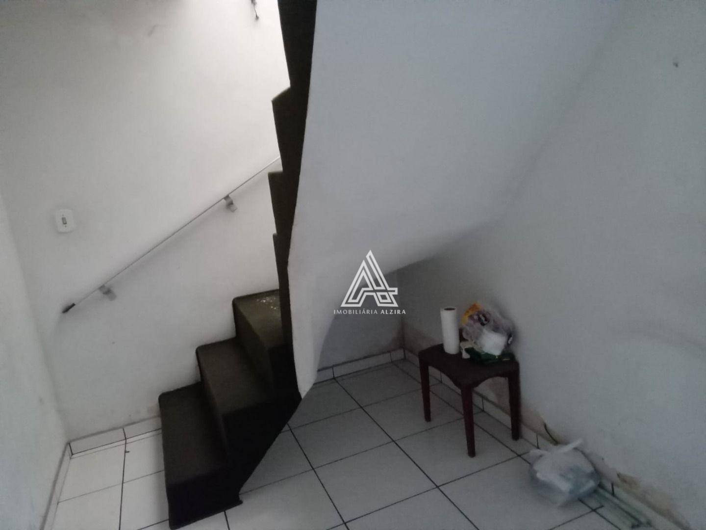 Sobrado à venda com 2 quartos, 300m² - Foto 9