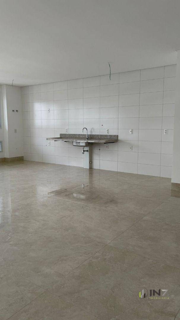 Apartamento à venda com 3 quartos, 227m² - Foto 19