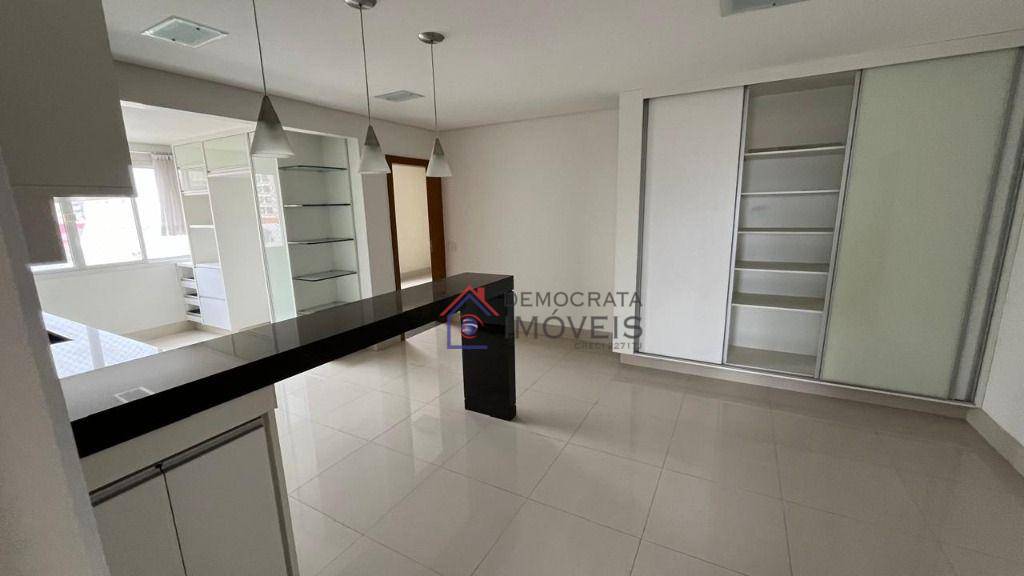 Apartamento à venda com 4 quartos, 230m² - Foto 4