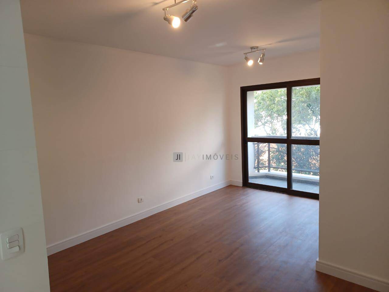 Apartamento para alugar com 4 quartos, 96m² - Foto 1