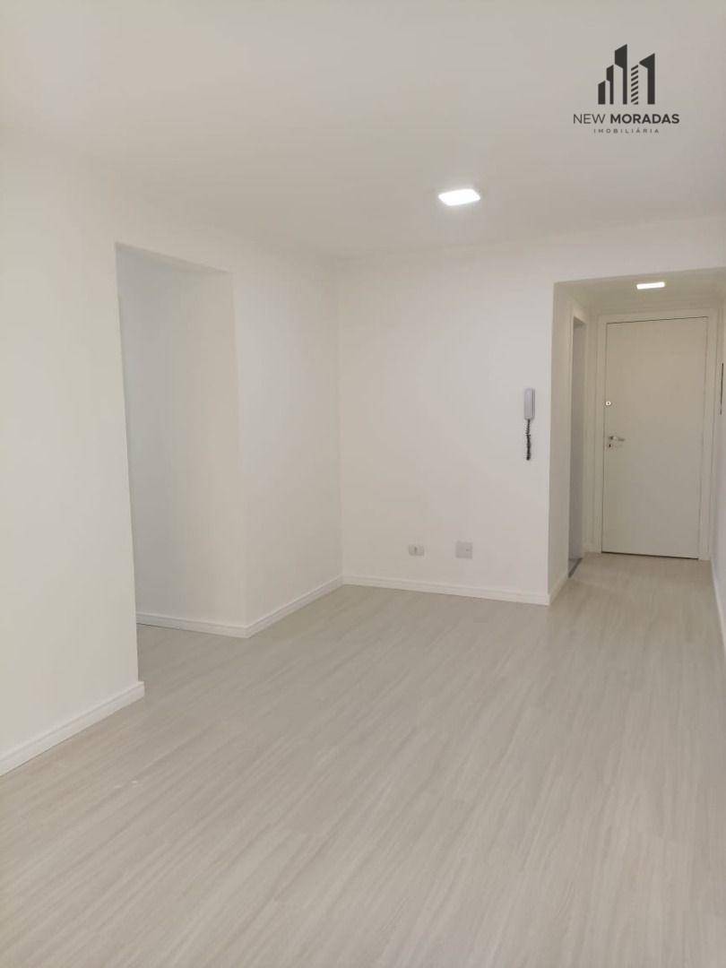 Apartamento à venda com 3 quartos, 67m² - Foto 2