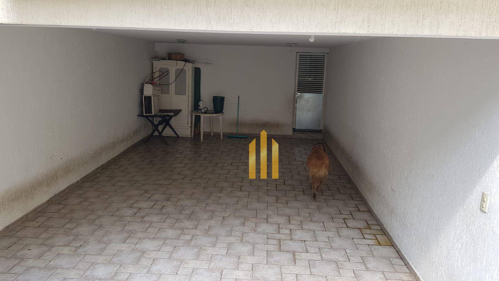 Sobrado à venda com 3 quartos, 200m² - Foto 2