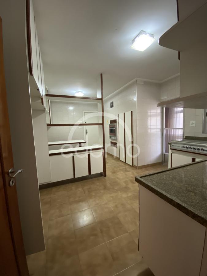 Apartamento à venda com 3 quartos, 180m² - Foto 32