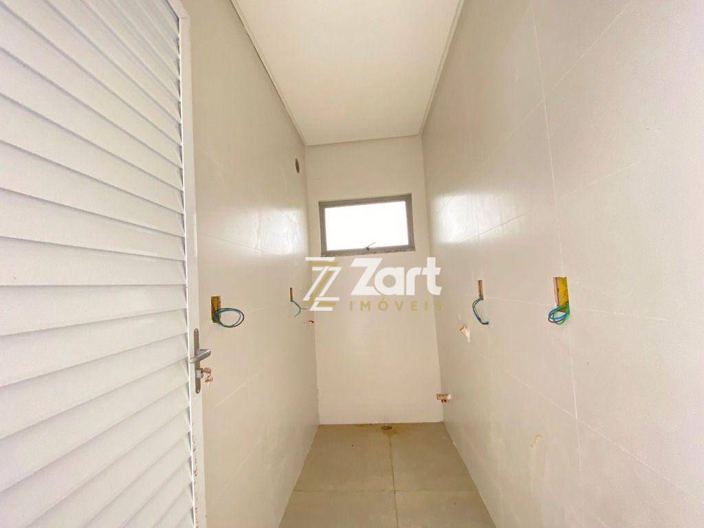 Apartamento à venda com 3 quartos, 210m² - Foto 9