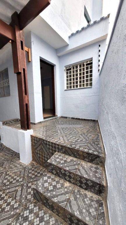 Sobrado à venda com 2 quartos, 106m² - Foto 5