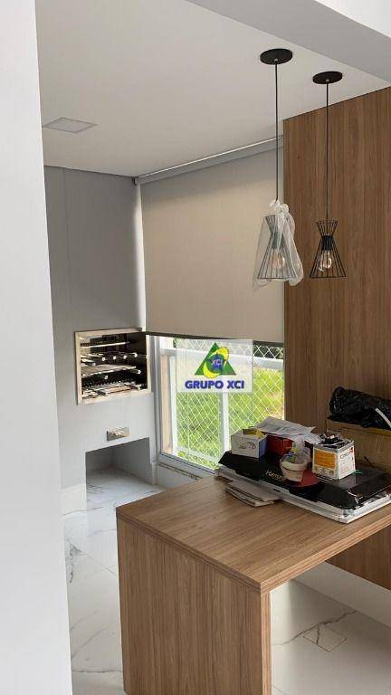 Apartamento à venda com 4 quartos, 230m² - Foto 1