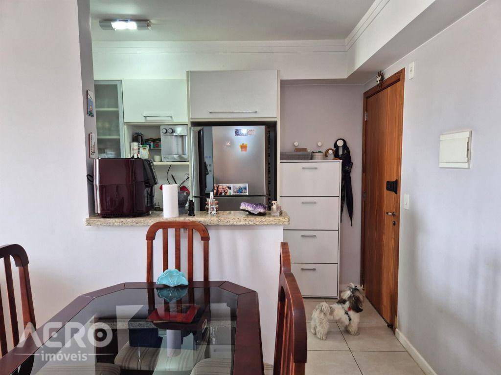 Apartamento à venda com 2 quartos, 65m² - Foto 15