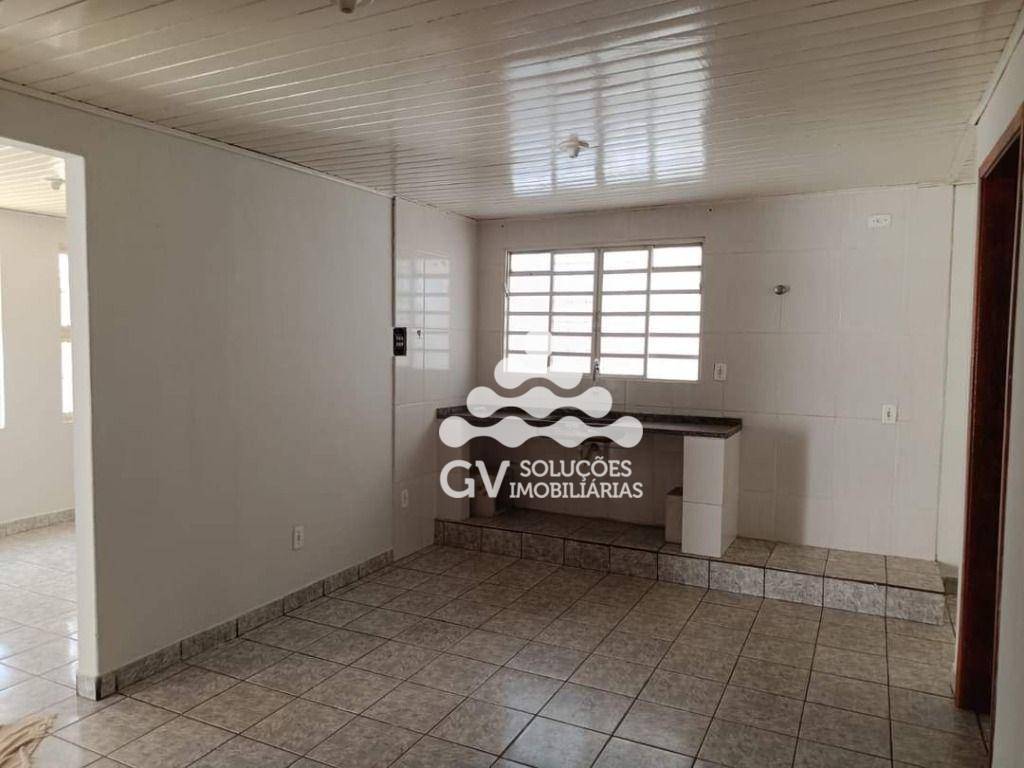 Casa à venda com 2 quartos, 180m² - Foto 7