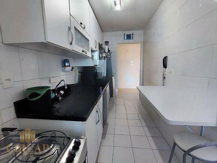 Apartamento à venda com 3 quartos, 107m² - Foto 6