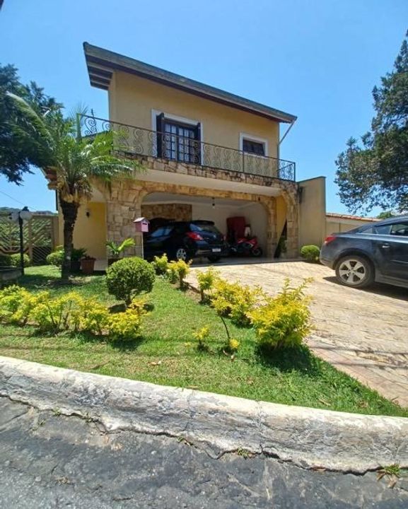 Casa de Condomínio à venda com 4 quartos, 200m² - Foto 1