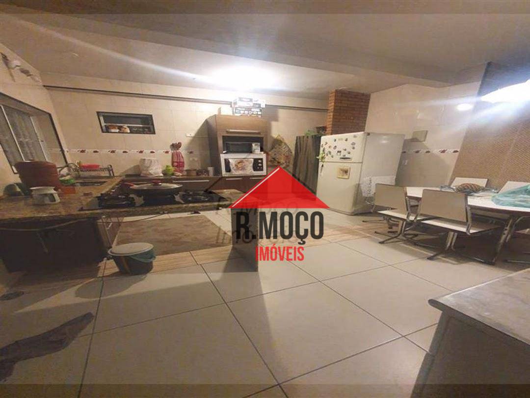 Sobrado à venda com 2 quartos, 300m² - Foto 9