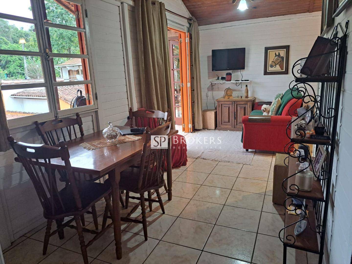 Casa à venda com 8 quartos, 300m² - Foto 4