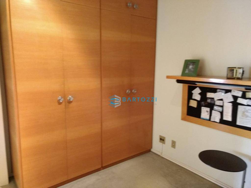 Apartamento à venda com 2 quartos, 72m² - Foto 12