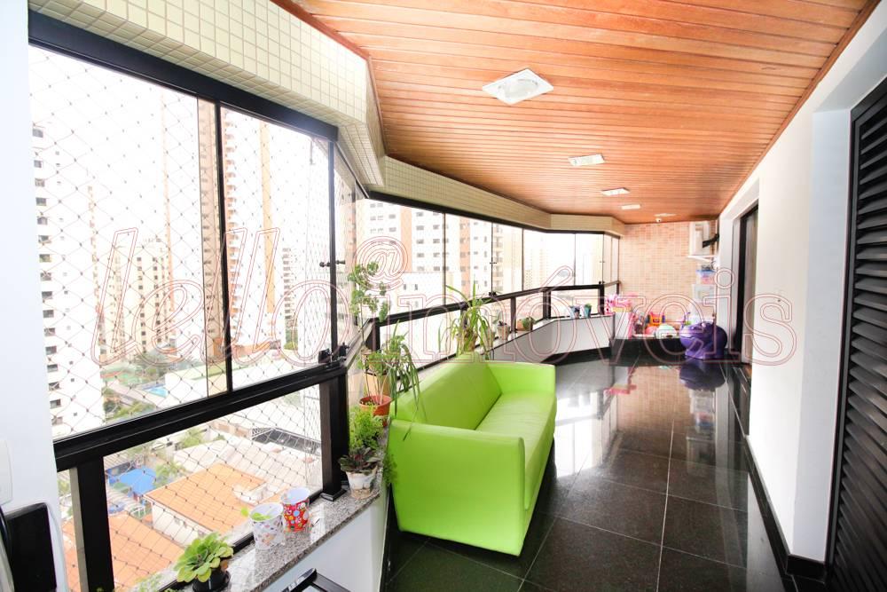 Apartamento à venda com 3 quartos, 242m² - Foto 11