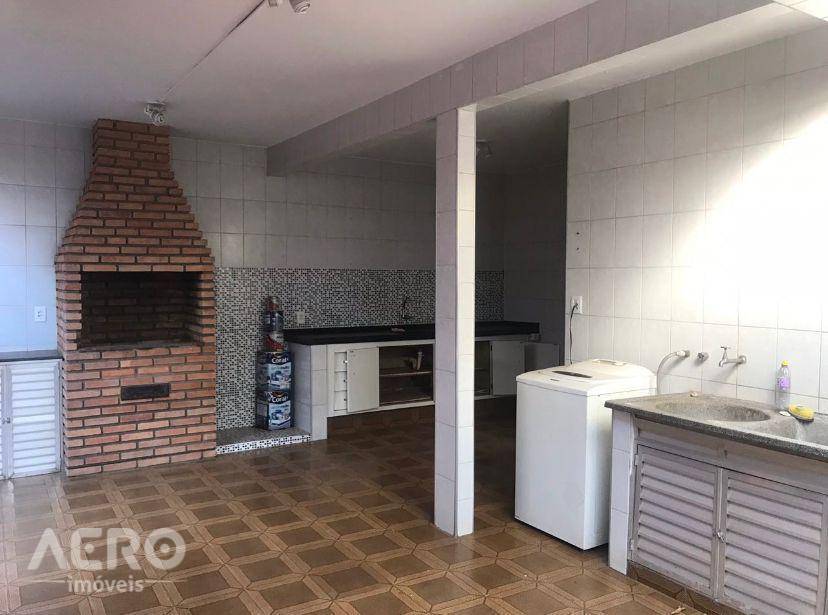 Casa à venda com 4 quartos, 286m² - Foto 29