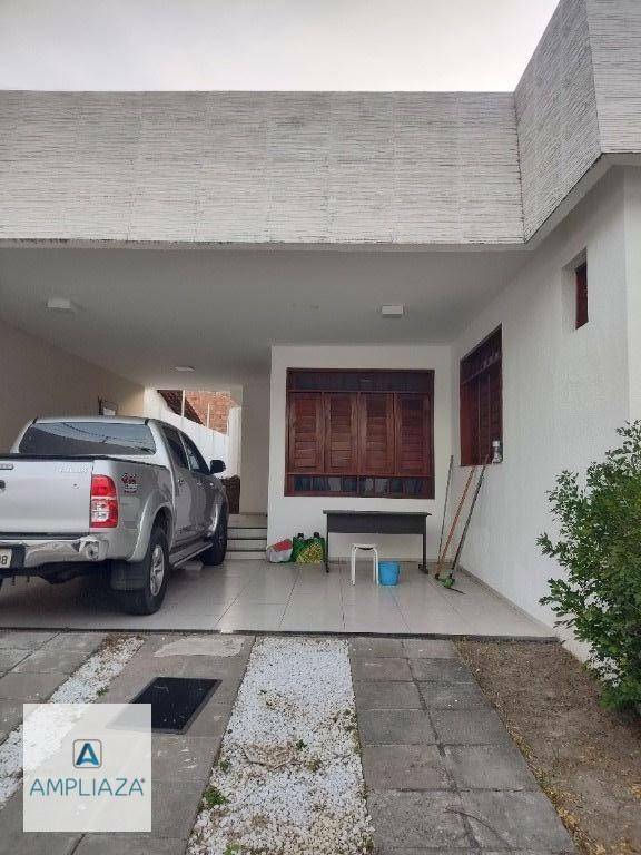 Casa à venda com 4 quartos, 200m² - Foto 3