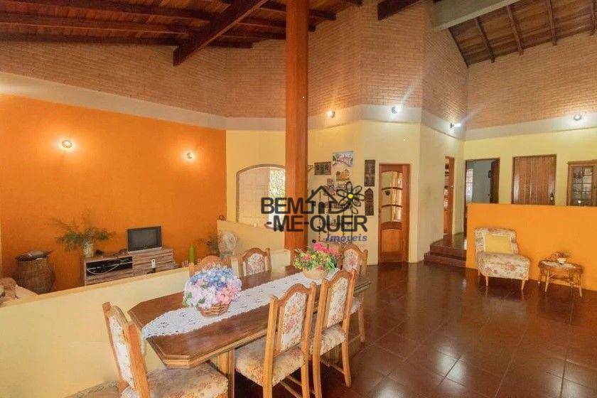 Casa à venda com 5 quartos, 208m² - Foto 5