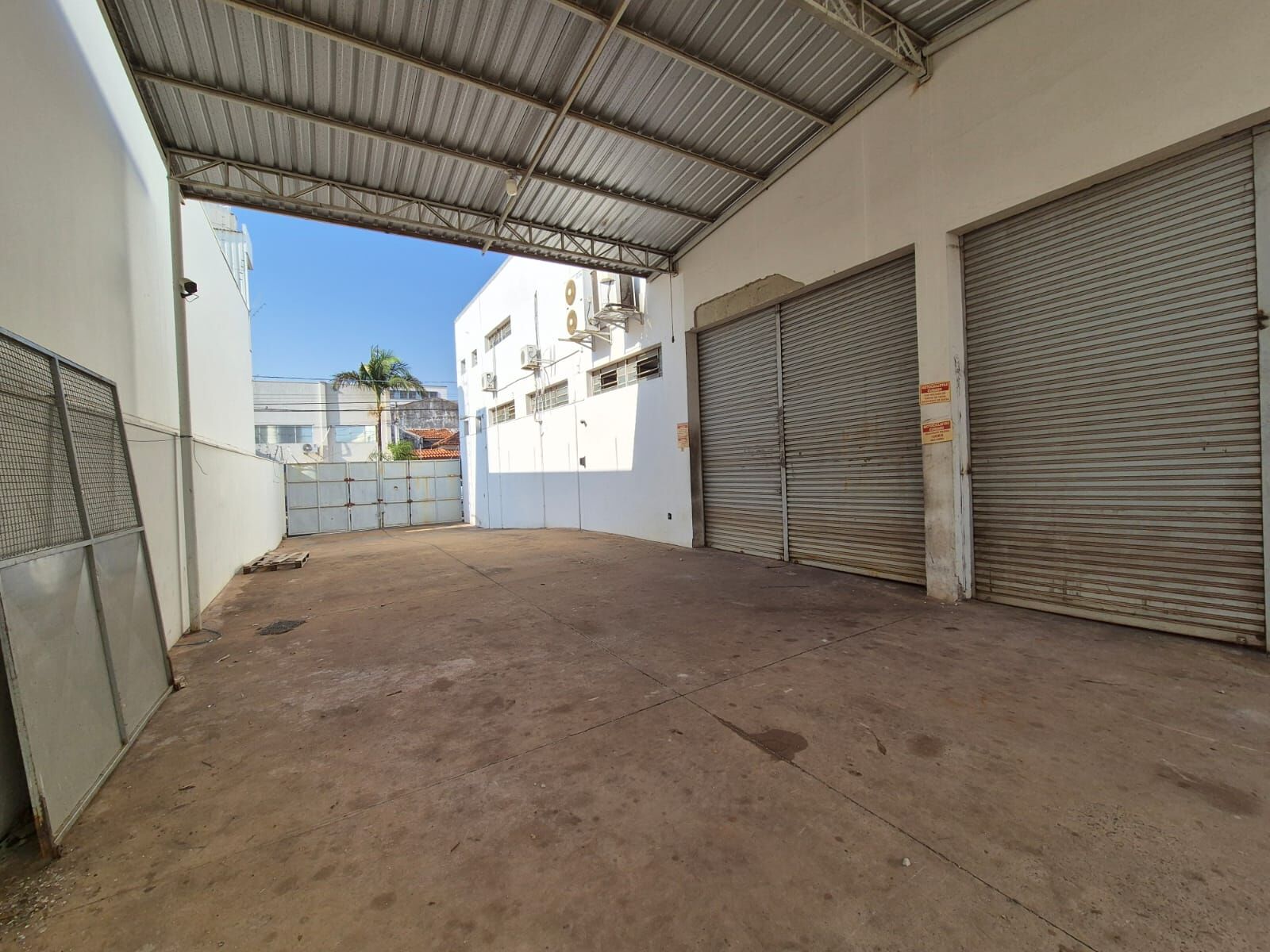 Depósito-Galpão-Armazém para alugar, 1600m² - Foto 16