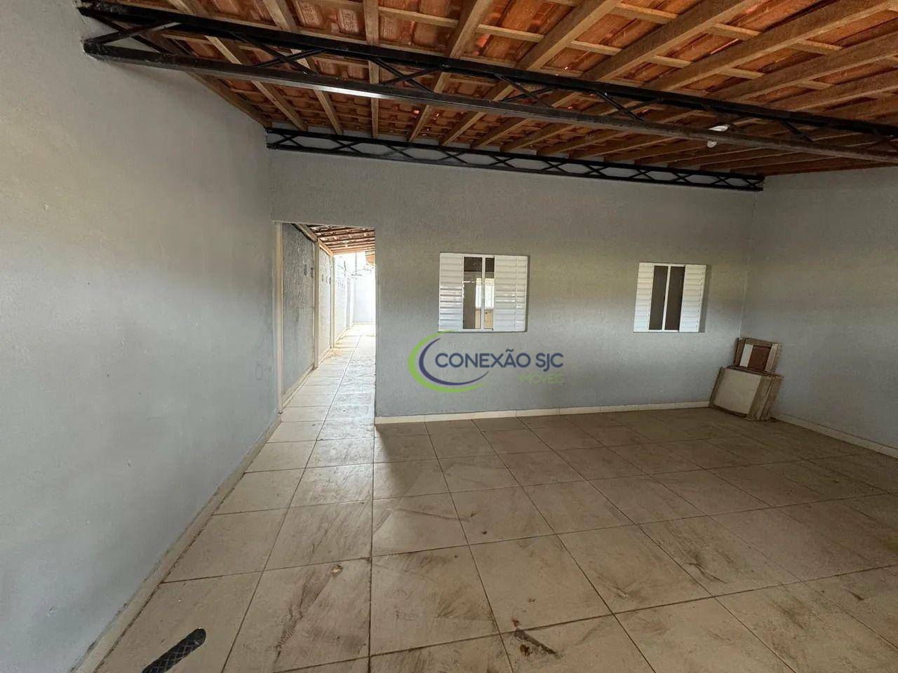 Casa à venda com 3 quartos, 75m² - Foto 2