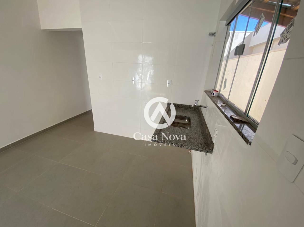 Casa à venda com 2 quartos, 65m² - Foto 5