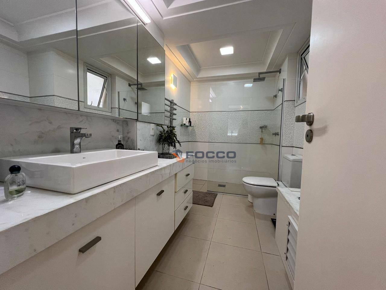 Apartamento à venda com 3 quartos, 211m² - Foto 18