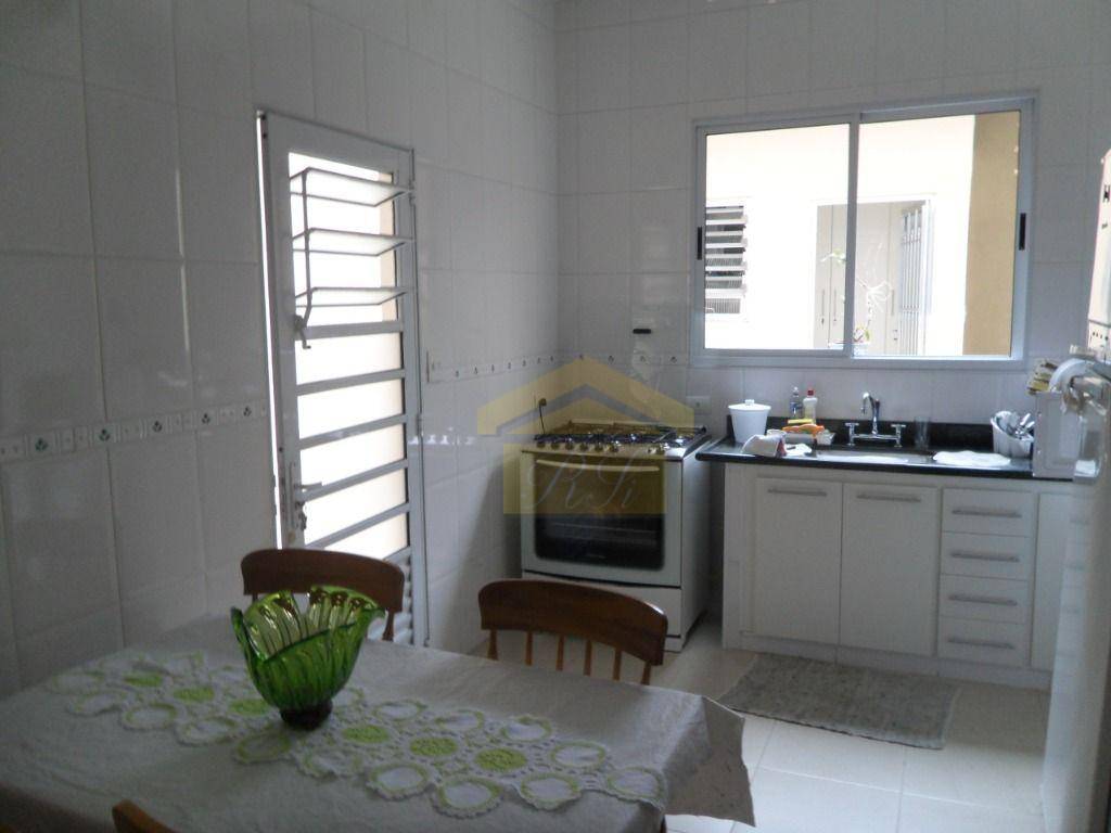 Casa à venda com 3 quartos, 197m² - Foto 5