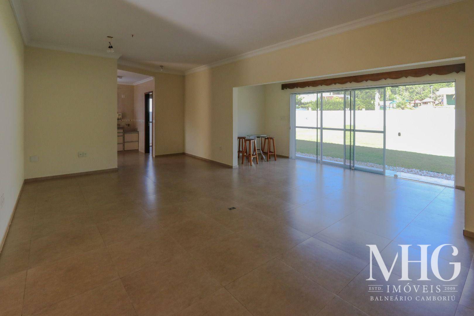 Casa à venda com 4 quartos, 232m² - Foto 4