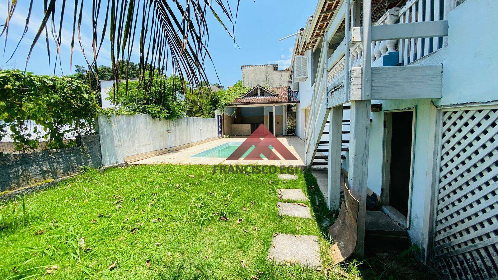 Casa de Condomínio à venda com 3 quartos, 350m² - Foto 1