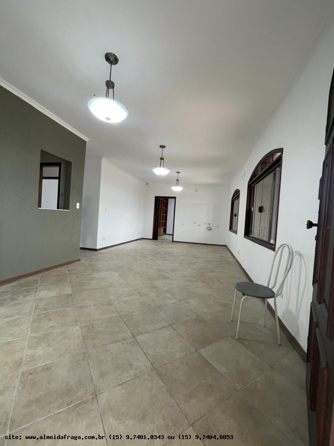 Casa para alugar com 3 quartos, 375m² - Foto 13