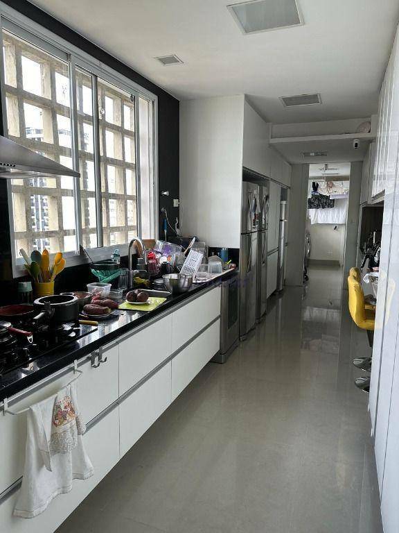 Apartamento à venda com 3 quartos, 197m² - Foto 9