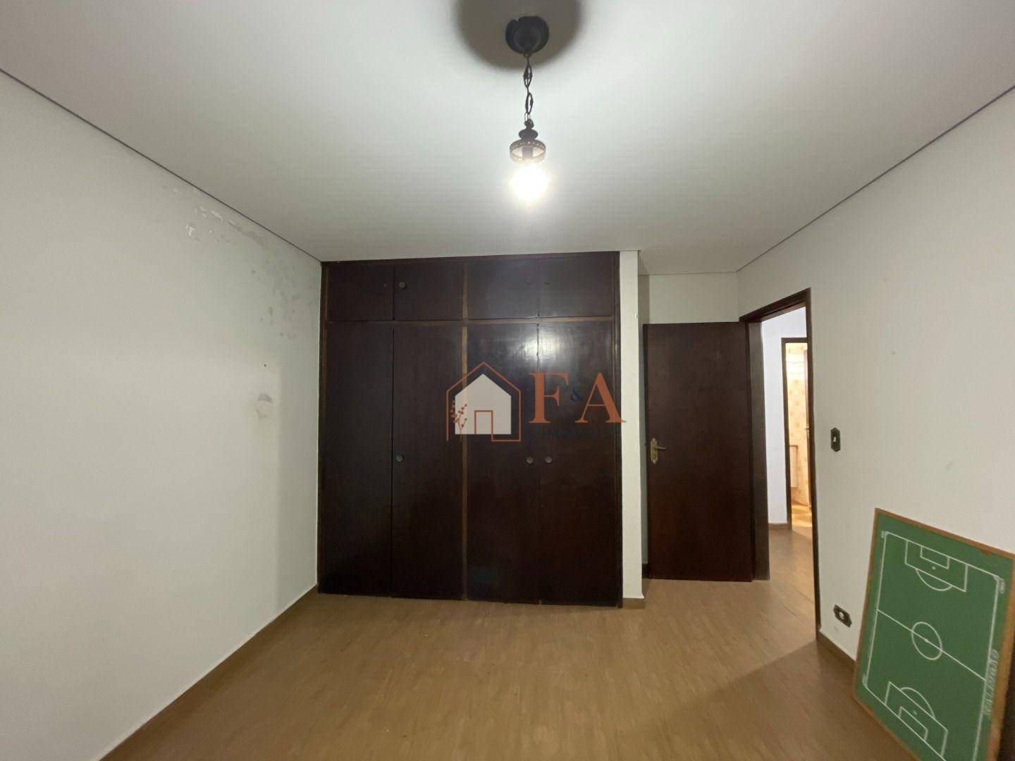 Casa à venda com 4 quartos, 302m² - Foto 26