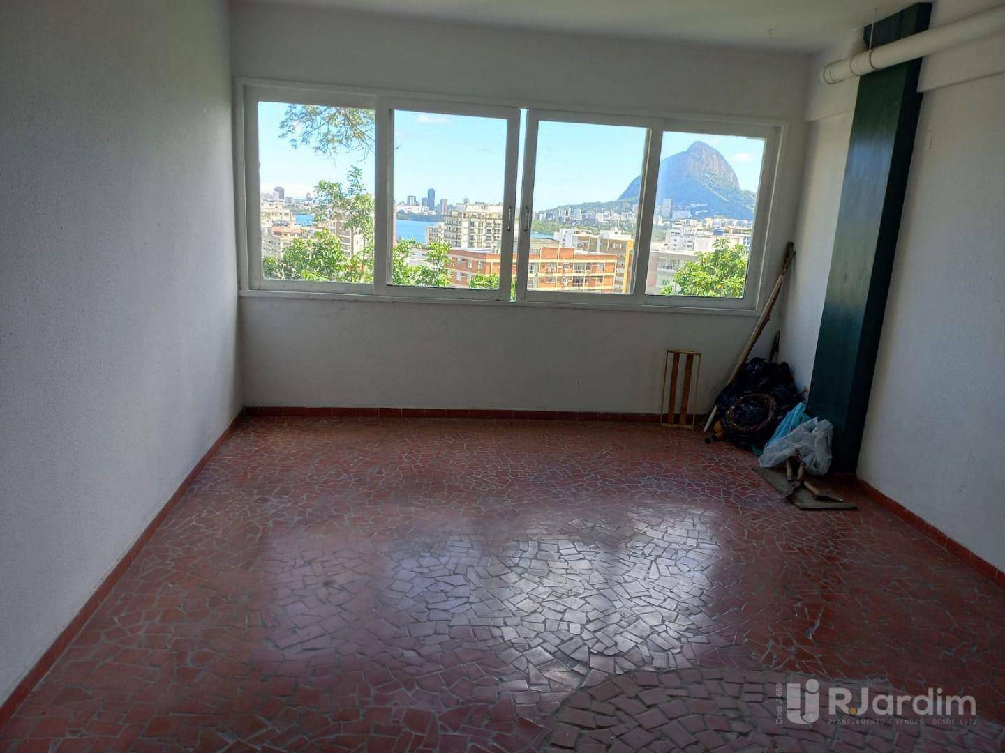 Casa para alugar com 4 quartos, 500m² - Foto 3