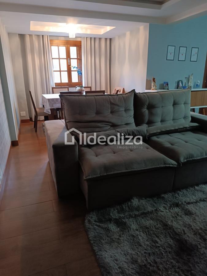 Casa, 3 quartos, 219 m² - Foto 1