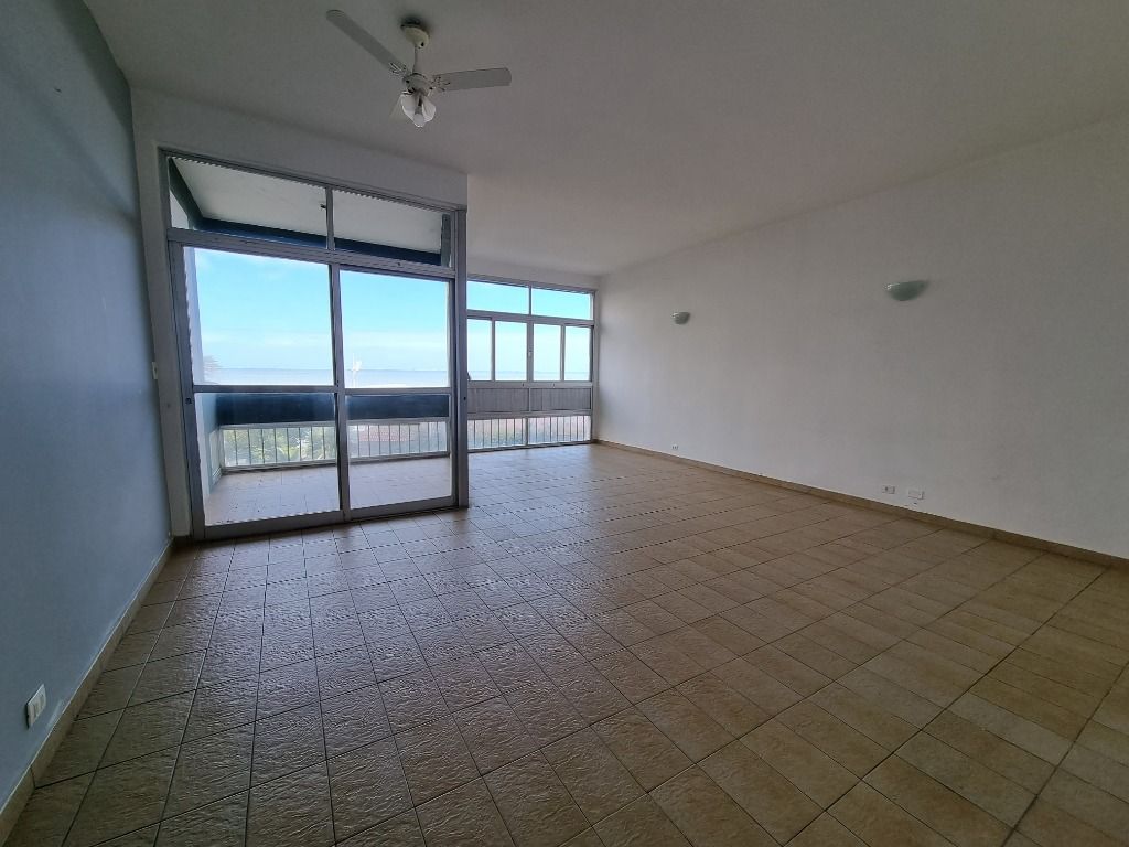 Apartamento à venda com 3 quartos, 140m² - Foto 3