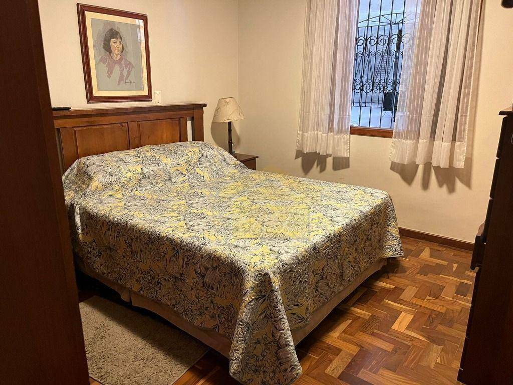 Casa à venda com 5 quartos, 210m² - Foto 10