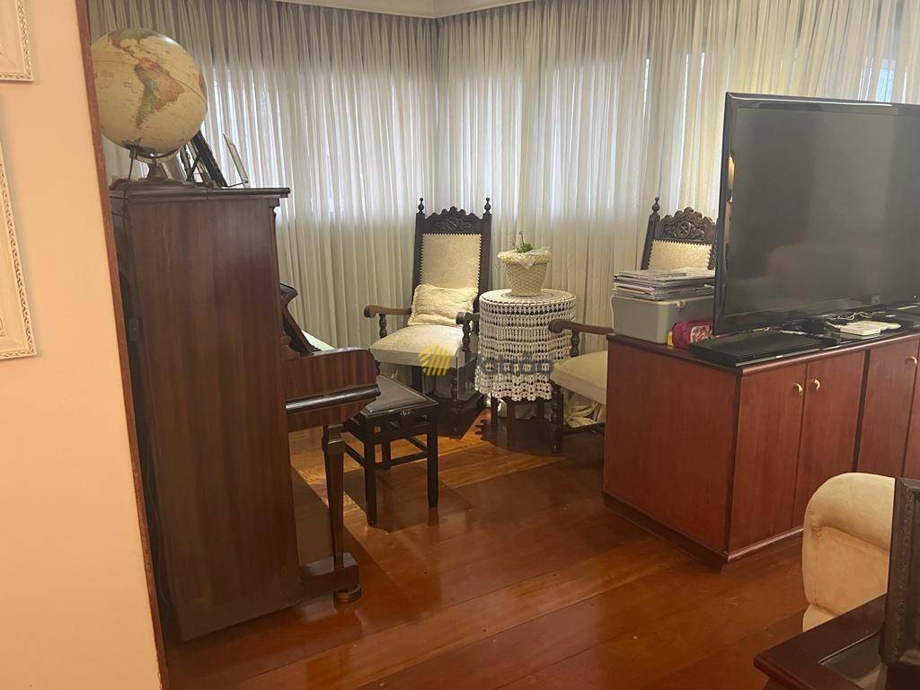 Apartamento à venda com 3 quartos, 136m² - Foto 9