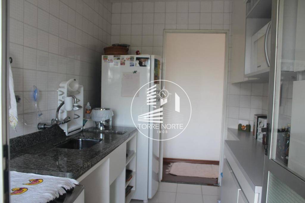 Apartamento à venda com 2 quartos, 70m² - Foto 9