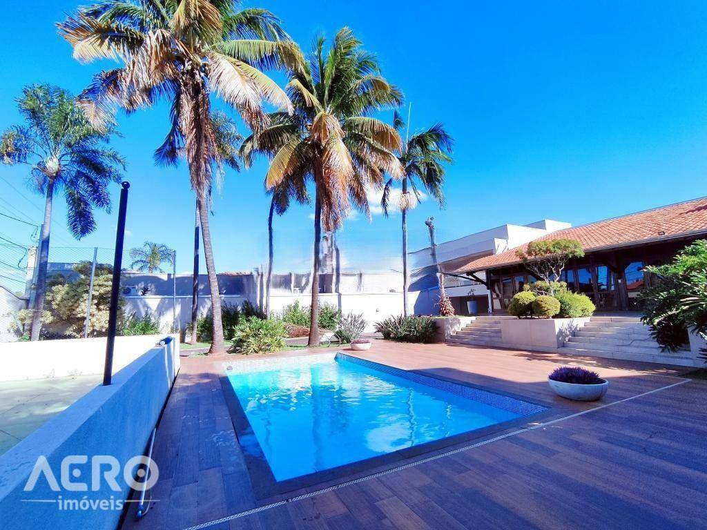 Casa de Condomínio à venda e aluguel com 5 quartos, 400m² - Foto 1