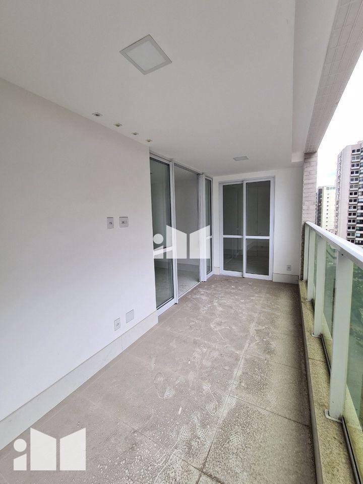 Apartamento à venda com 4 quartos, 125m² - Foto 4