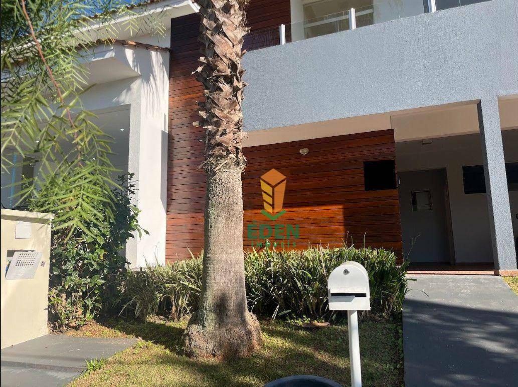 Casa de Condomínio à venda com 3 quartos, 269m² - Foto 2