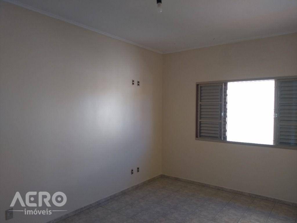 Casa à venda com 3 quartos, 218m² - Foto 21