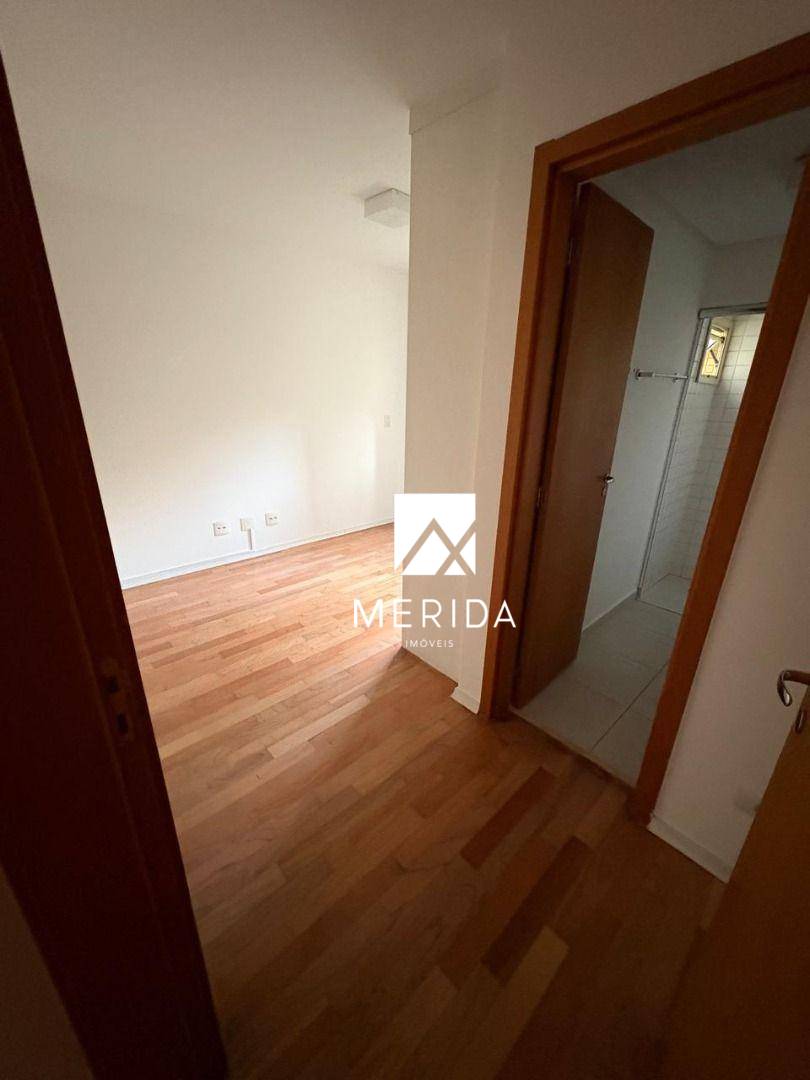 Apartamento para alugar com 3 quartos, 125m² - Foto 18